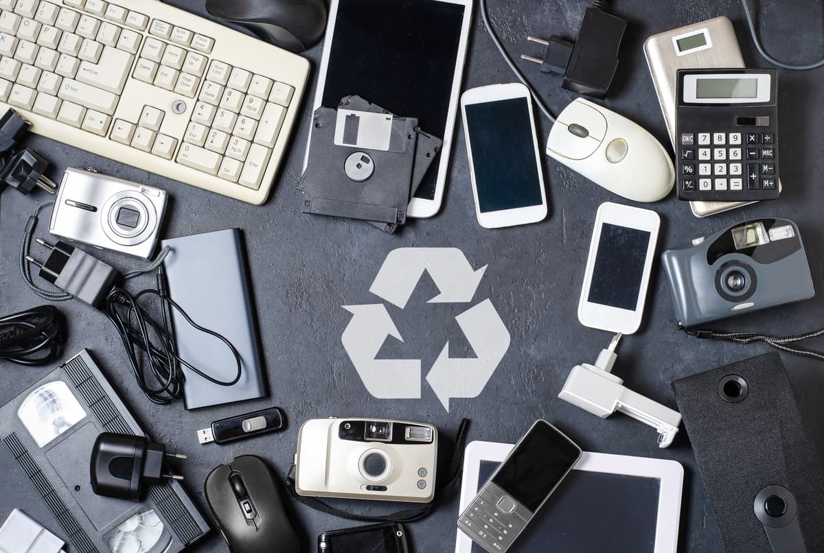 Reciclaje de Material Tecnológico